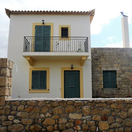 Lavender Garden Retreat - Secluded Seaside Getaway Ρίγκλια